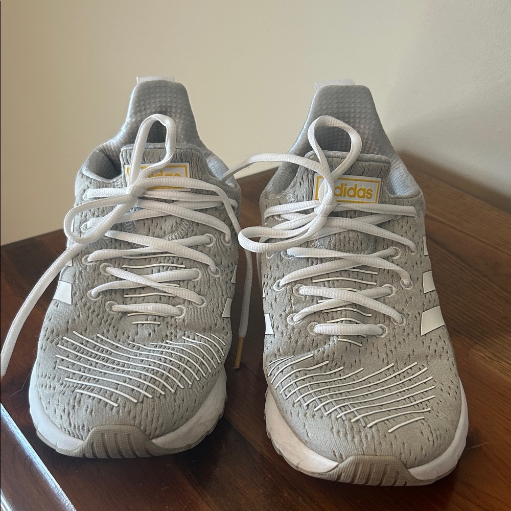 Adidas Women’s Asweego Running Shoes Sz 9 (F37022)